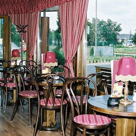 Sunset Motel Сомбатхей Экстерьер фото